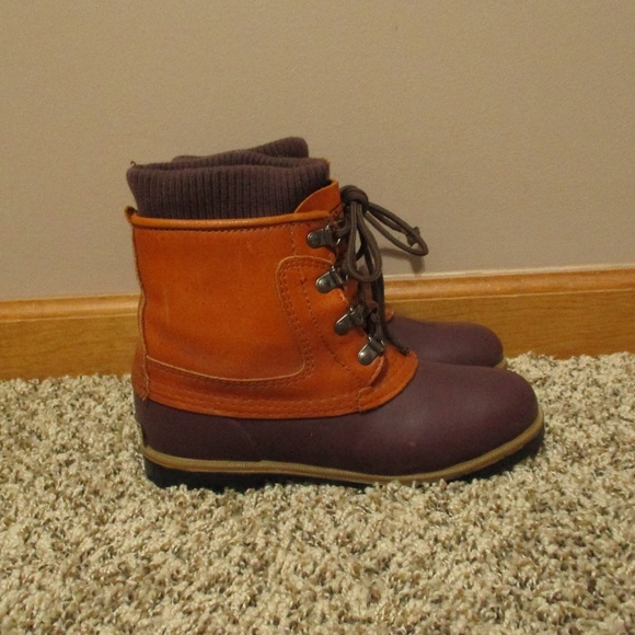 Eddie Bauer Duck‎ Boots Women's 7 Brown Burgundy Leather Rubber Lace Up - Picture 1 of 16